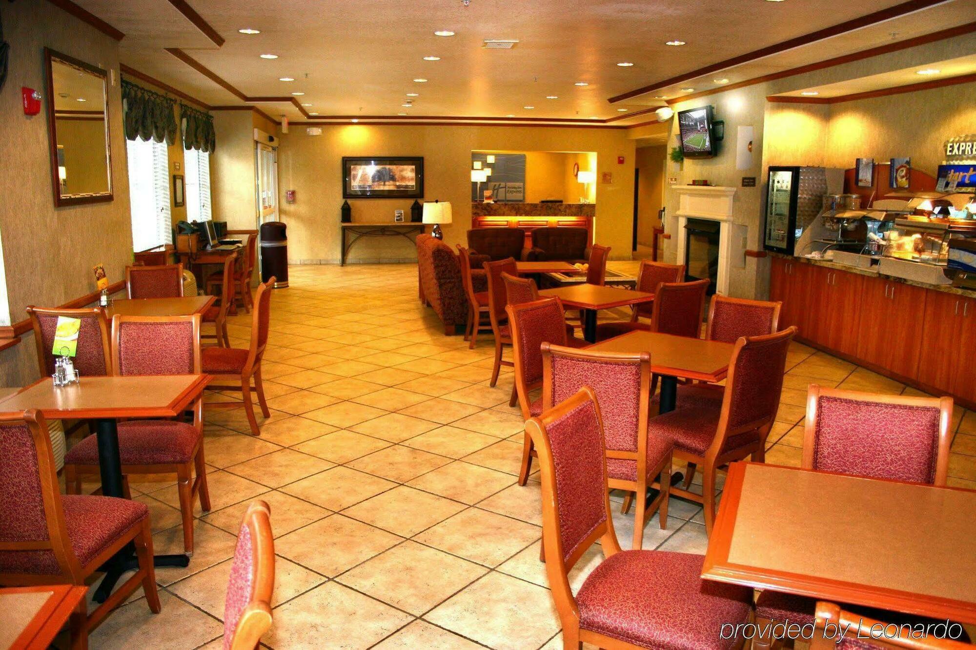 Holiday Inn Express Peoria North - Glendale By Ihg Exterior photo